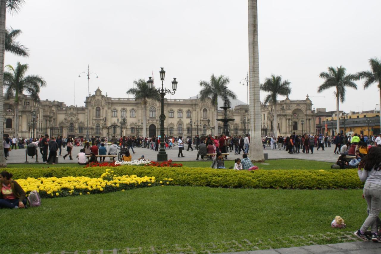 Main Square Lägenhet Lima Exteriör bild