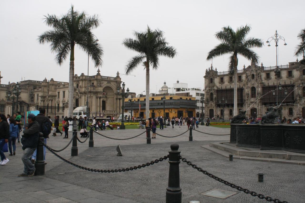 Main Square Lägenhet Lima Exteriör bild