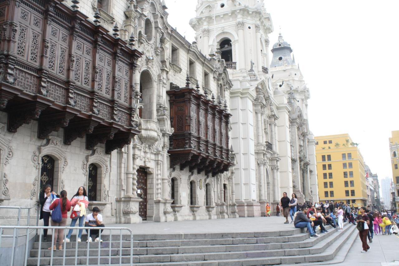 Main Square Lägenhet Lima Exteriör bild